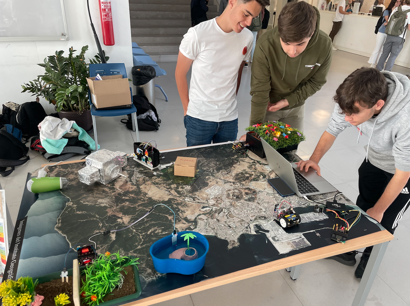 Microcontroladores ámbito educativo